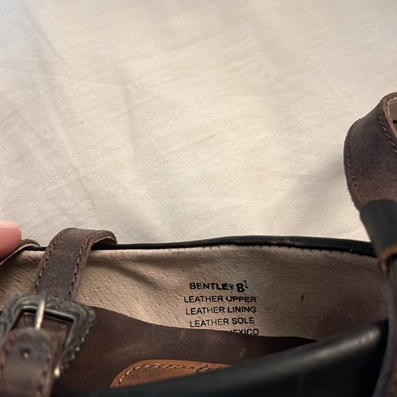 Dark brown Frye flats with ankle strap size 8 - Picture 4 of 4